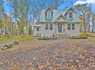 4430 Skyline Dr, Canadensis, PA 18325
