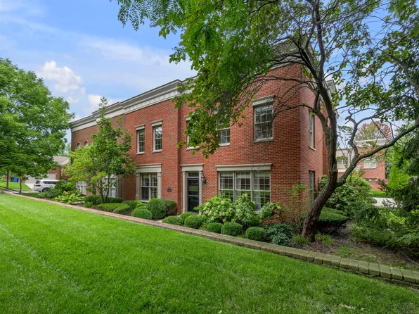 982 Village Green Ave, Lexington, KY 40509