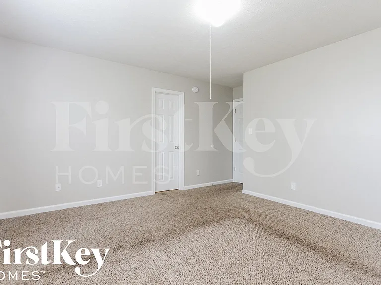 746 Apple Ln — Photo 8