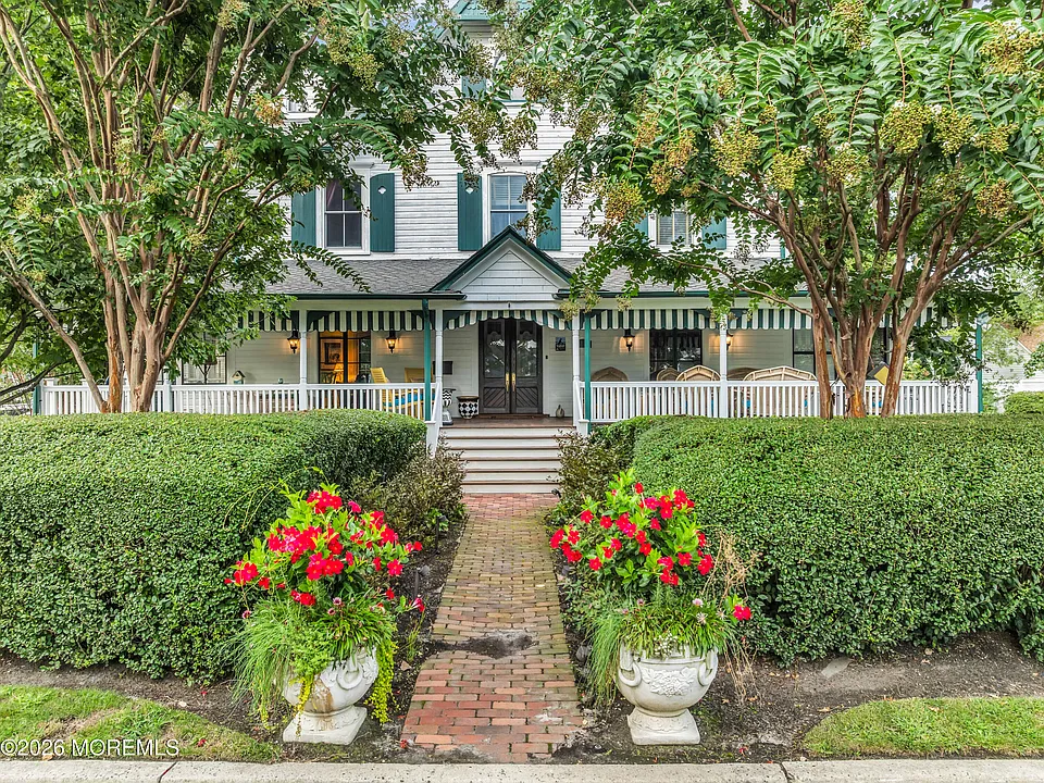 102 Riverview Ave