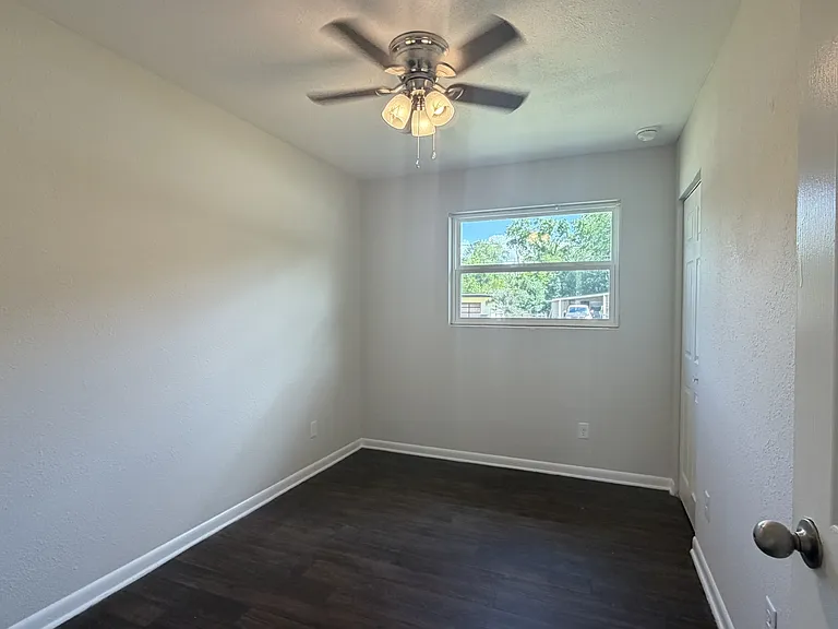 8534 Addison Rd — Photo 8