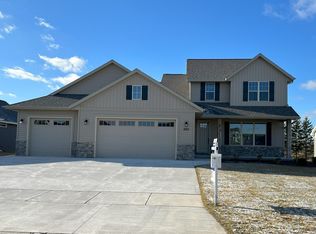 1225 Copilot Way, De Pere, WI 54115