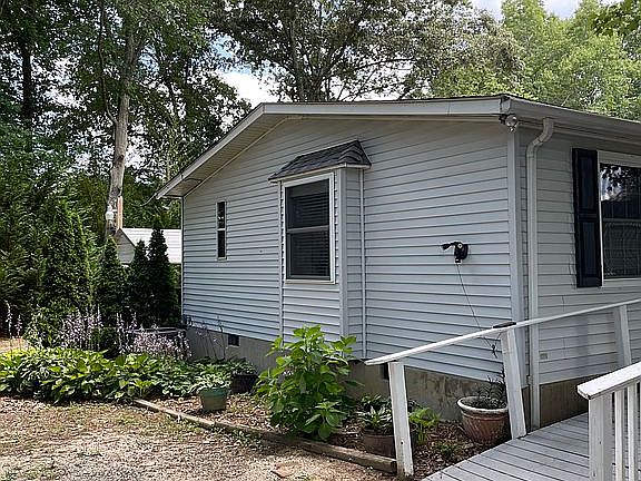 3rd image of 94 Blake Rd