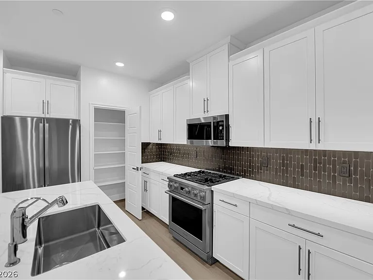 600 N Carriage Hill Dr #1048 — Photo 22