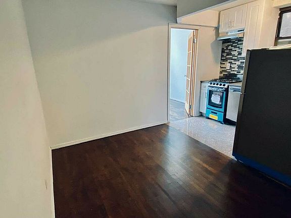 4th image of 538 W 50th St Ph A