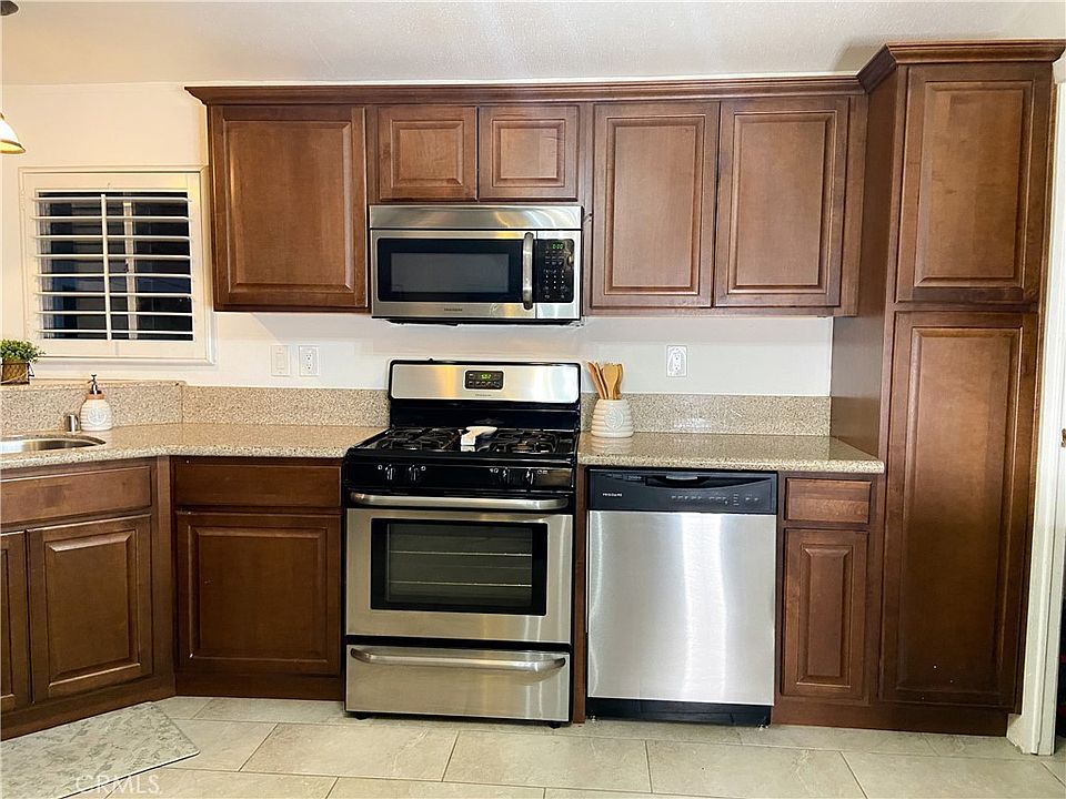 2140 Mentone Blvd Mentone, CA, 92359 Apartments for Rent Zillow