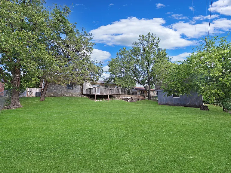 1415 Janet Ln — Photo 18