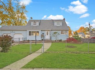 174 Lincoln Ave, Brentwood, NY 11717