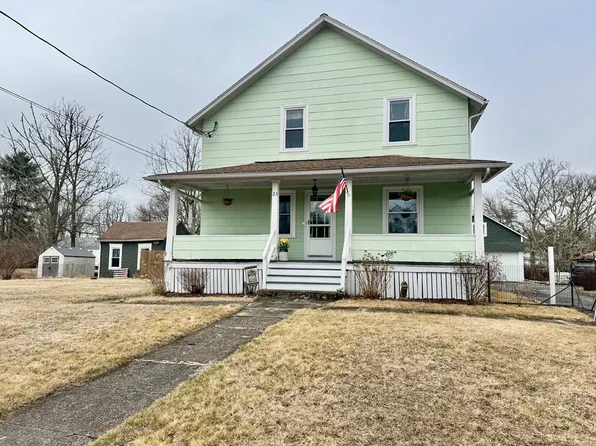 23 Hillcrest St, Dartmouth, MA 02747