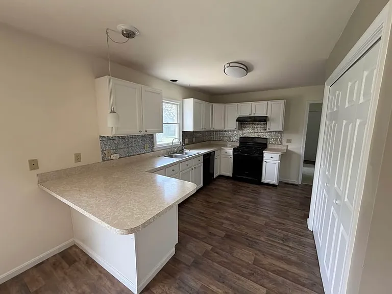8337 Colony Cir — Photo 2