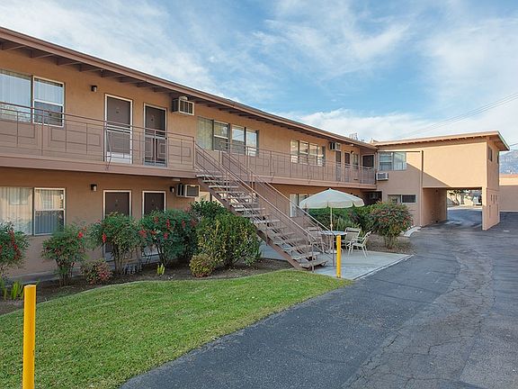 5th image of 209 E Live Oak St APT 18