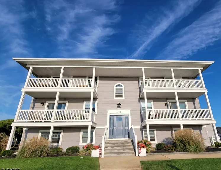 709 Ocean Ave #9 — Photo 2