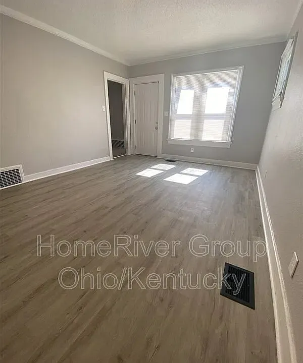 jpg - 109 Ernst Ave