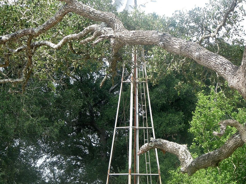 Texas Hill Country windmill in Vintage Oaks