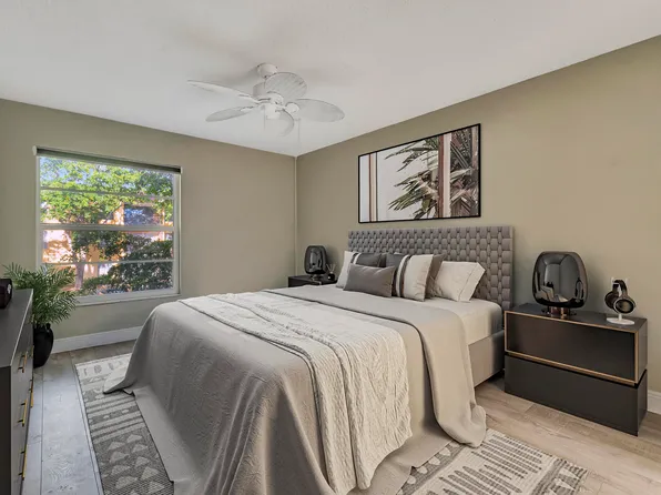 460 NW 20th Street #211, Boca Raton, FL 33431