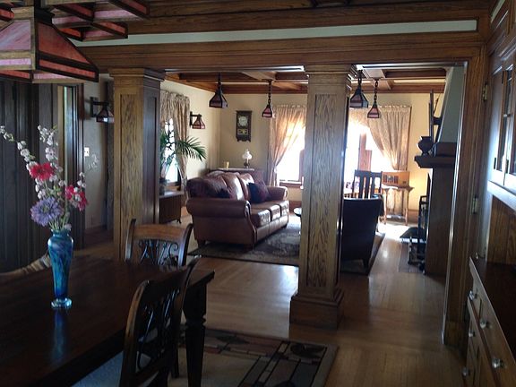 view dining to living room