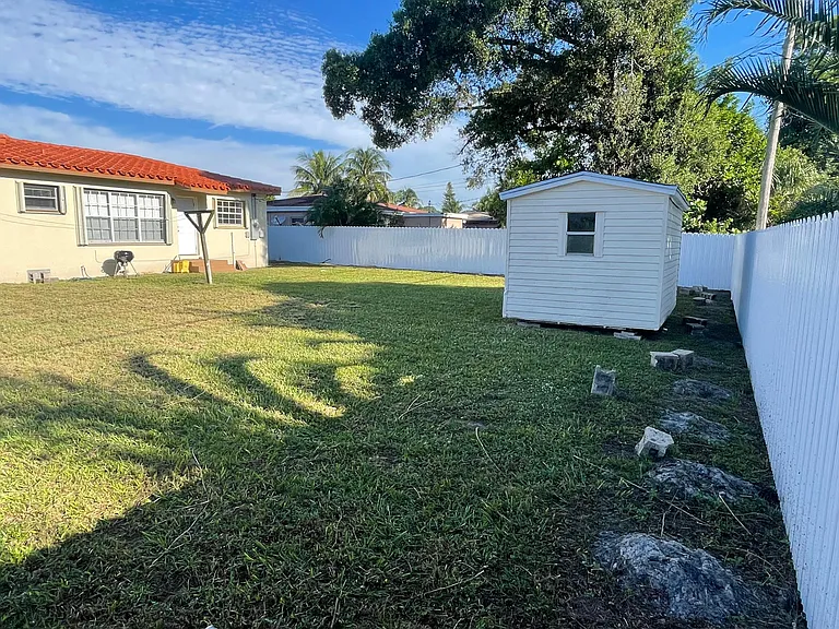 860 Arizona Ave — Photo 29