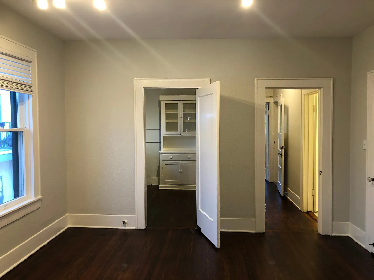 1 bed, 900 sqft, $2,000 — Photo 4