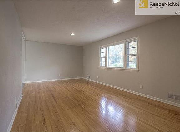 4th image of 4716 Woodward St