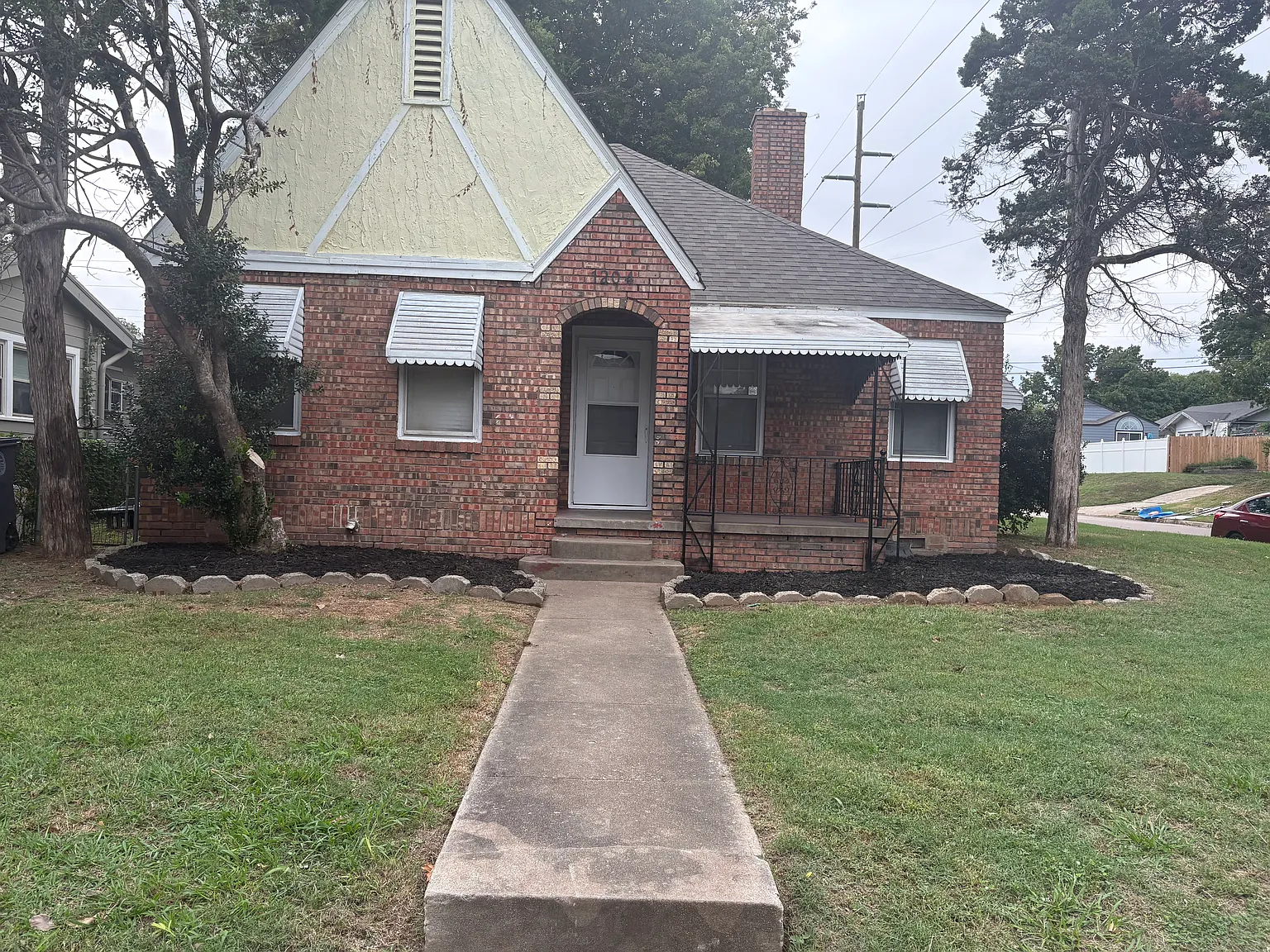 2 bed, 1000 sqft, $1,100 — Photo 2