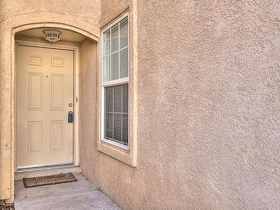 3rd image of 5015 Sereno Dr NE