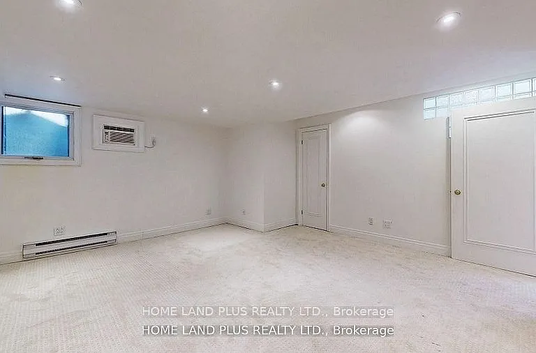 263 Melrose Ave — Photo 22