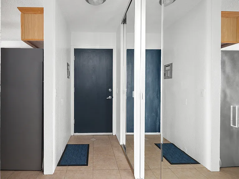 909 N Logan St #8F — Photo 32