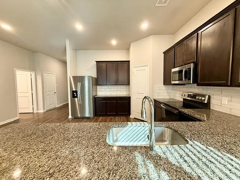 3517 Beutel Rd — Photo 5