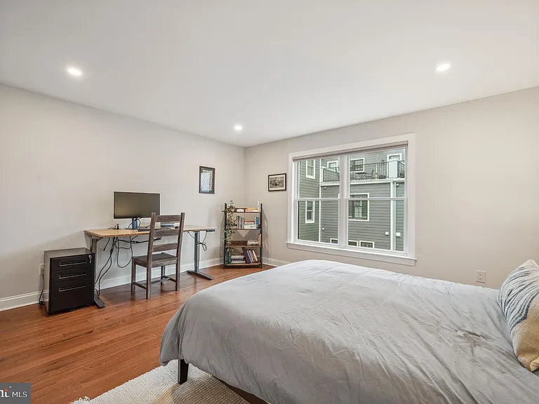 1802 Christian St — Photo 21