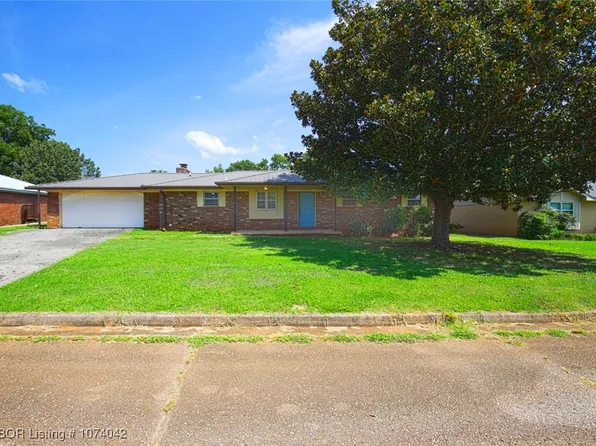 104 Rosewood Dr, Poteau, OK 74953