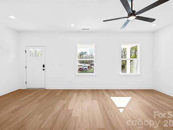 5th image of 6900 Barrington Dr