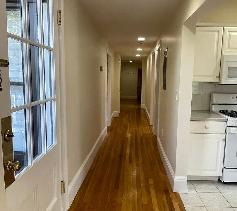18 Dean Rd #3