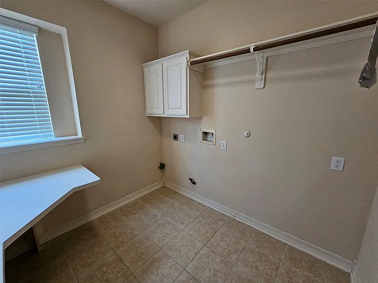 3218 Waters Edge Dr — Photo 10