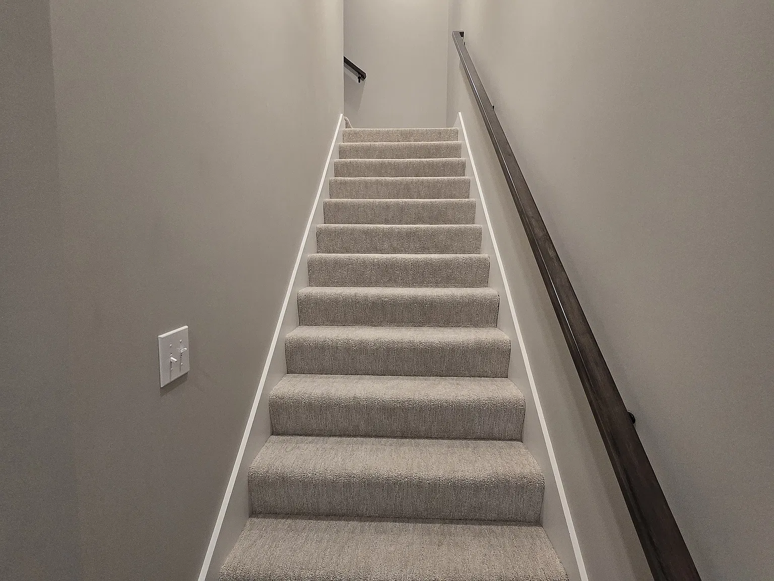 3 bed, 2.5 bath, 1683 sqft, $3,200 — Photo 3