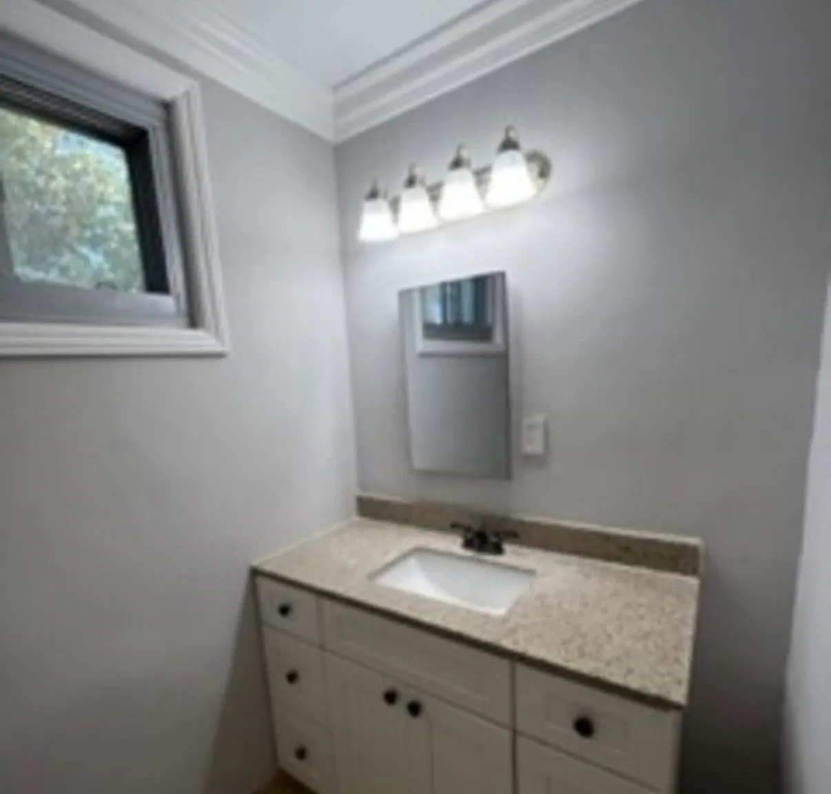 1 bed, 900 sqft, $2,200 — Photo 3