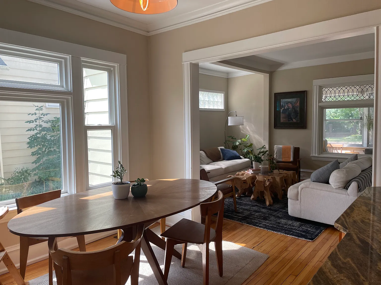 3 bed, 1332 sqft, $2,400 — Photo 3