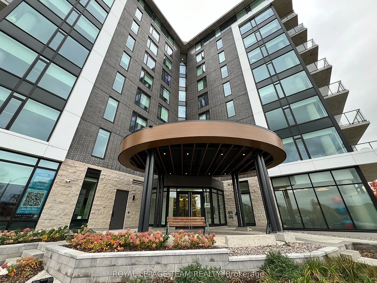 Building Photo - 360 Deschatelets Ave #303