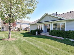 950 Ferrara Ct, Cary, IL 60013