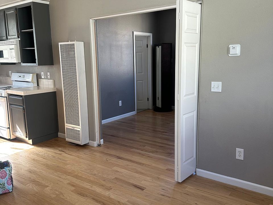 Livingroom looking to bedroom