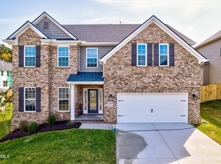 9704 Walking Stick Dr, Knoxville, TN 37922