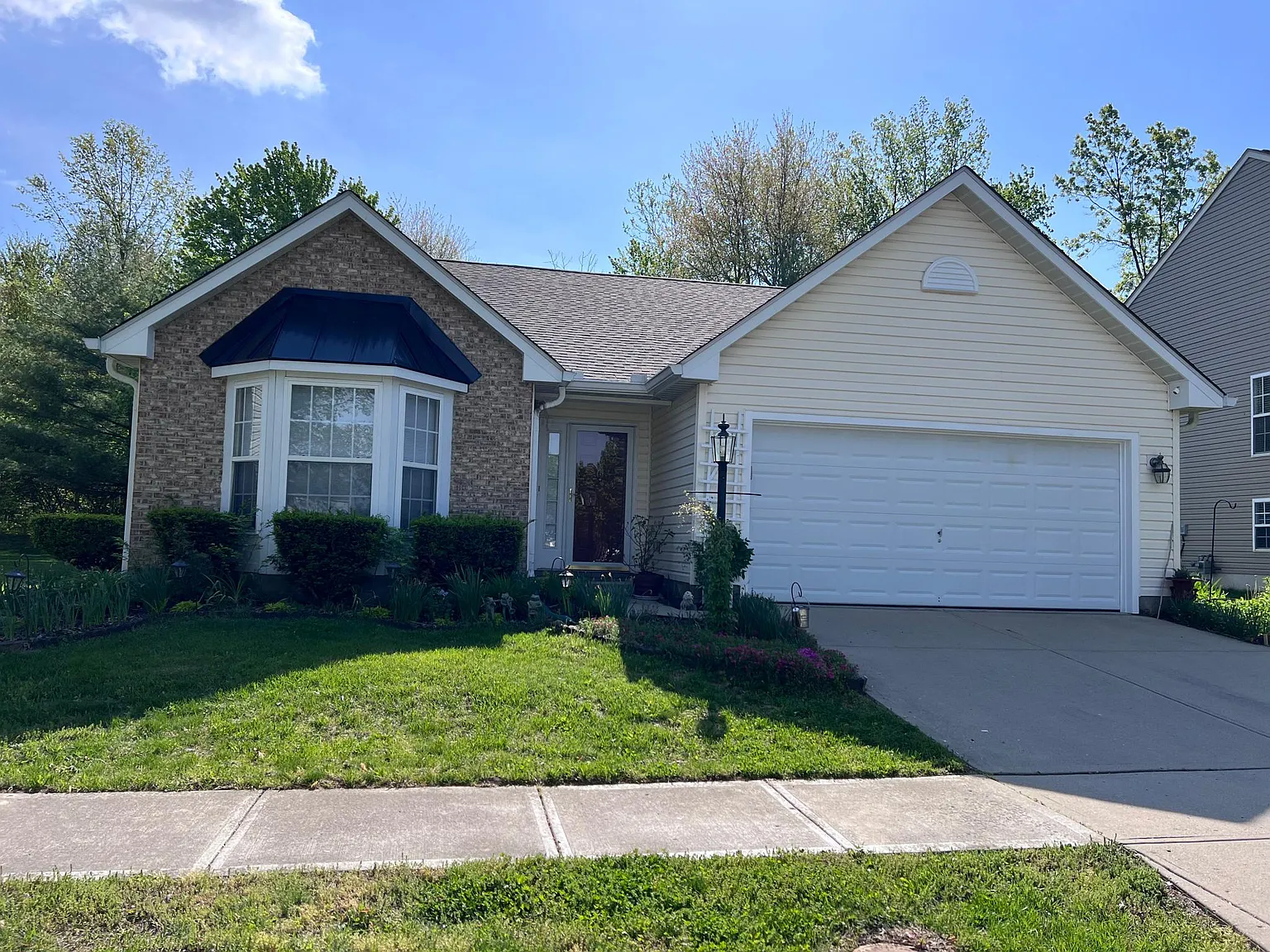 295 Indian Lake Dr — Photo 2