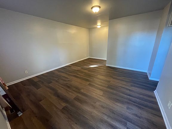 4th image of 2557 E 22nd Pl