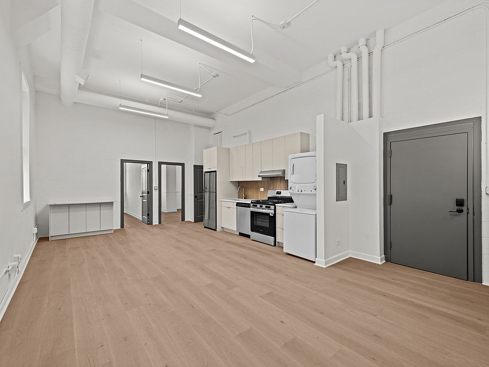 1st image of 1513 N Western Ave APT 303