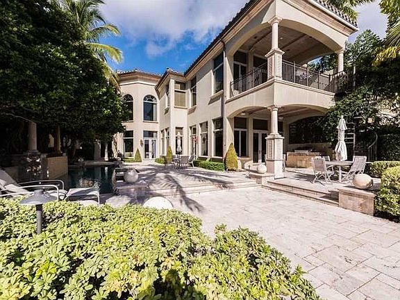 3rd image of 4026 Island Estates Dr