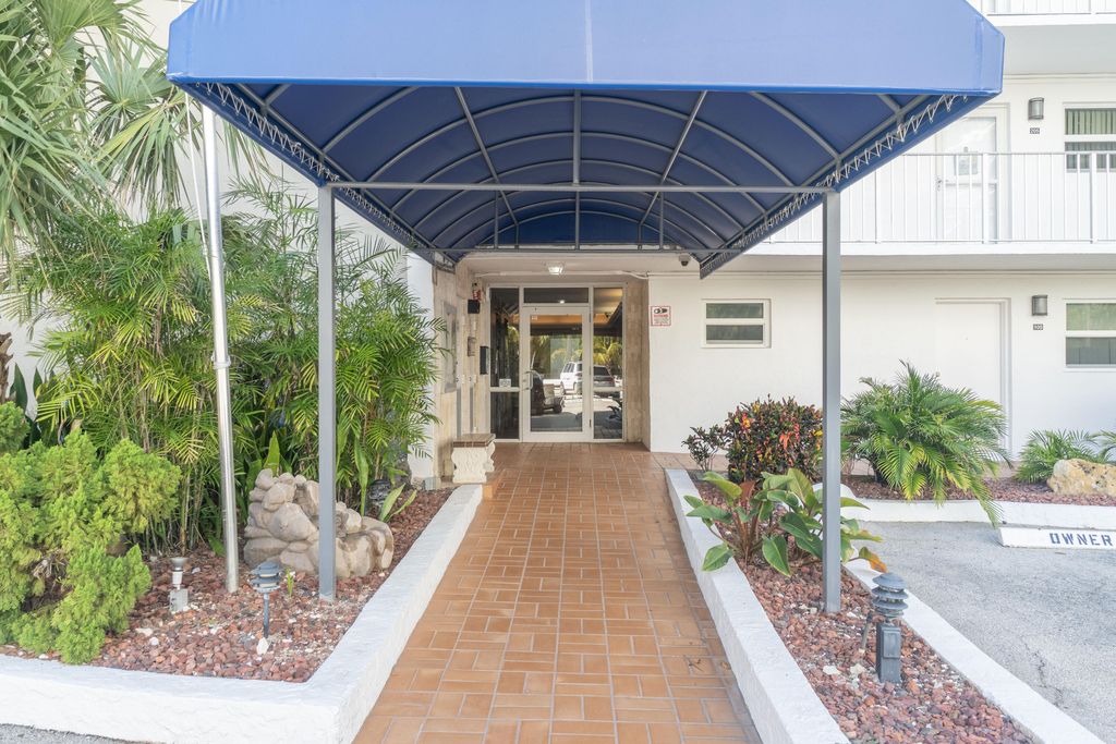 1391 S Ocean Boulevard #805, photo 3