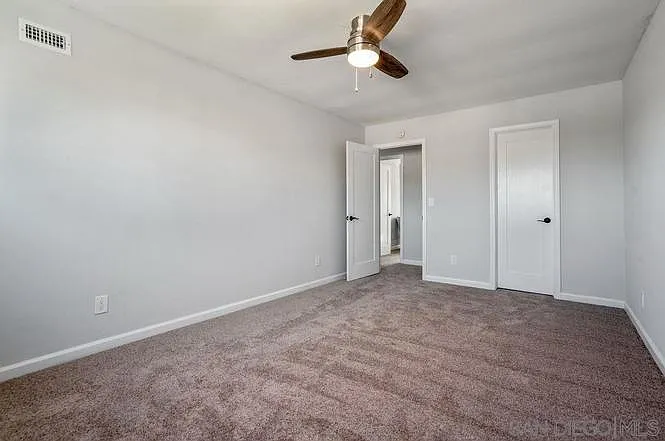 1136 East Ln — Photo 4
