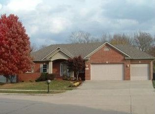 404 Silver Thorne Dr, Columbia, MO 65203