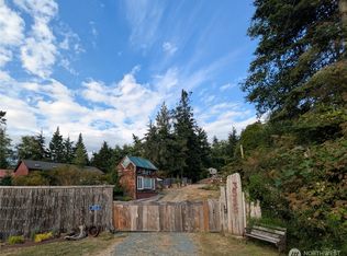 3513 Smugglers Cove Rd, Greenbank, WA 98253