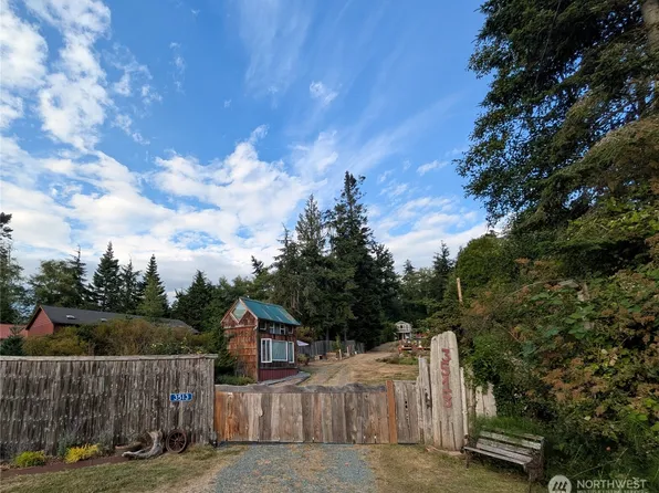 3513 Smugglers Cove Road, Greenbank, WA 98253