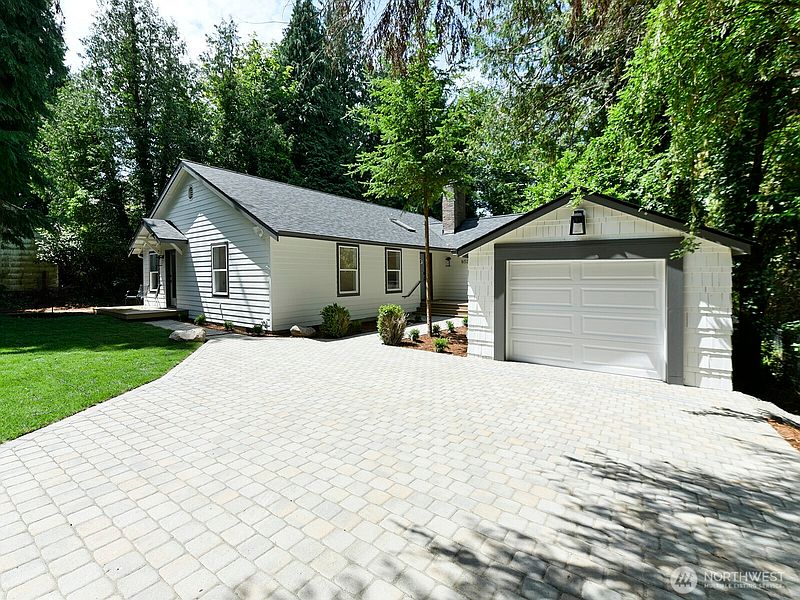 2nd image of 8529 29th Avenue NW